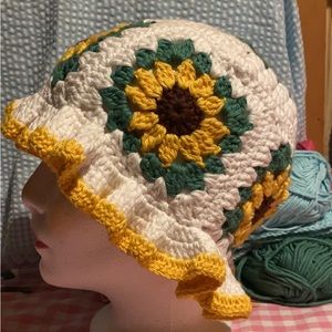 Handmade Sun flower cotton hat ( woman adult size ) NWT